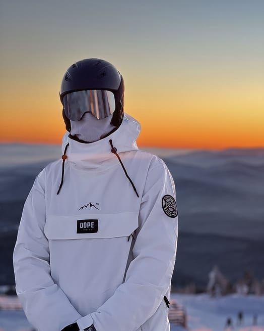 Kund @vladfedotov.official i Dope Blizzard Snowboardjacka Herr Whitish