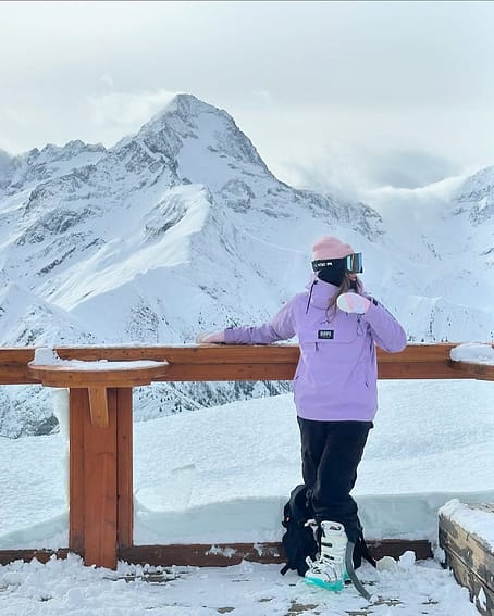 Kund @han_who_travels i Dope Blizzard W Snowboardjacka Dam Faded Violet