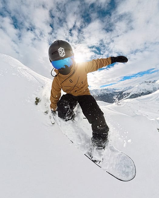 Kund @world_is_calling i Dope Yeti Snowboardjacka Herr 2X-Up Gold