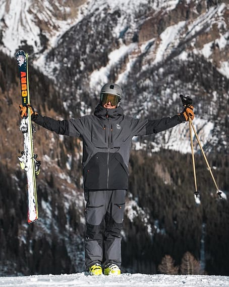 Kund @felixwiemers i Montec Arch Snowboardjacka Herr Metal Blue/Black Renewed