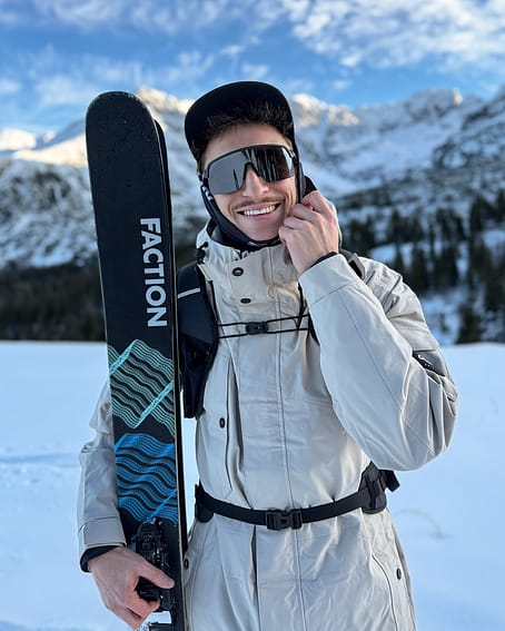 Kund @nikos_jpg i Dope Adept Snowboardjacka Herr Sand Renewed