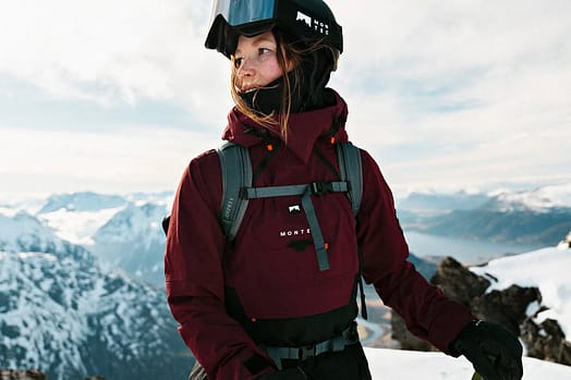 Kund @louisealbinsson i Montec Doom W Snowboardjacka Dam Burgundy/Black Renewed