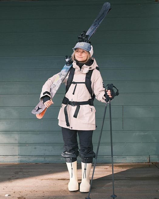 Kund @zadialarouche i Montec Virago W Snowboardjacka Dam Sand Renewed
