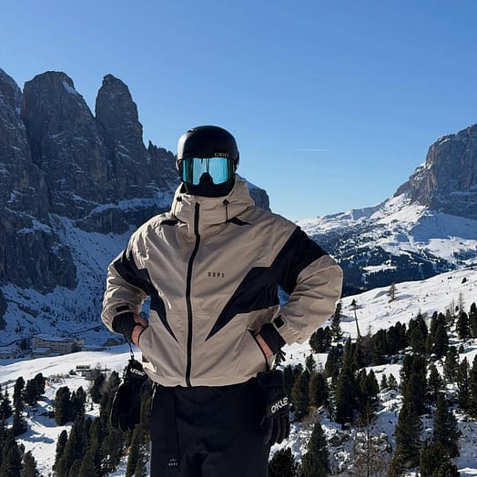 Kund @alessandro.valerio7 i Dope Spartan Snowboardjacka Herr Spike Sand/Black