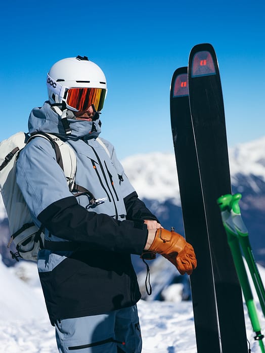 Kund @kevin_maderegger i Montec Arch Snowboardjacka Herr Soft Blue/Black