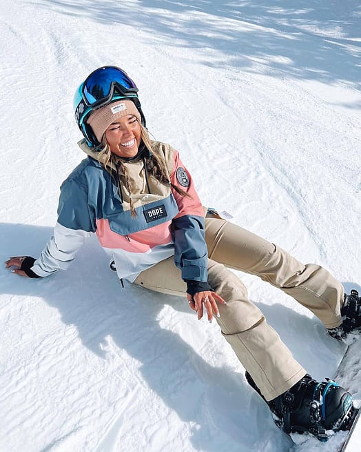 Kund @caylieshelton i Dope Blizzard LE W Snowboardjacka Dam Limited Edition Patchwork Khaki
