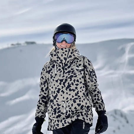 Kund @vanlife_brumy i Dope Annok W Snowboardjacka Dam Limited Edition Dots