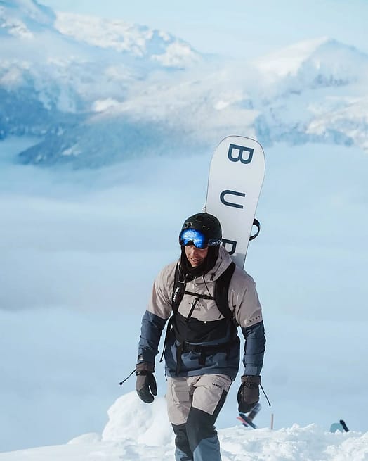 Kund @mads.captures i Montec Dune Snowboardjacka Herr Sand/Black/Metal Blue