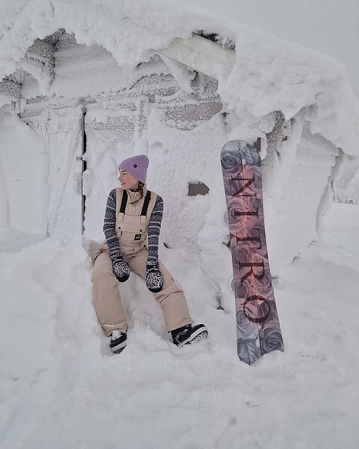 Kund @sofiasmoodx i Dope Notorious B.I.B W 22 Snowboardbyxa Dam Sand