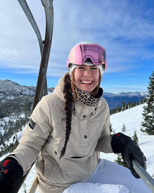 Kund @amandamatsui.fit i Dope Puffer W 23 Snowboardjacka Dam Sand