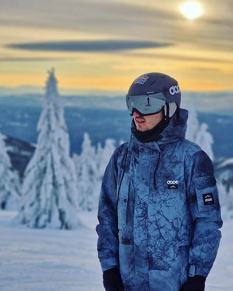 Kund @paulpcosmin i Dope Adept Snowboardjacka Herr Dirt